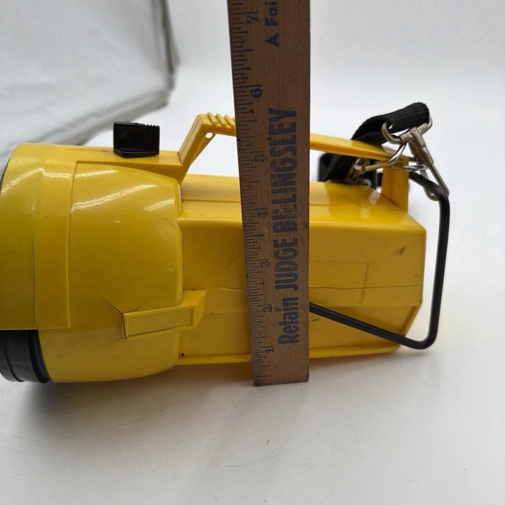 VTG Brinkmann Maxstar Lantern Flashlight Camp Flash Light Waterproof Needs Batte